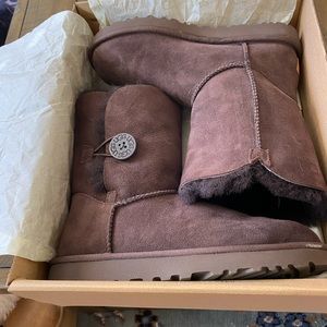 UGG Bailey button 2